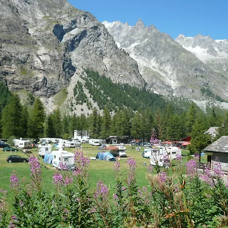 Parque de Campismo Aiguille Noire *