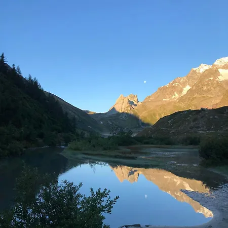 Aiguille Noire Parque de Campismo